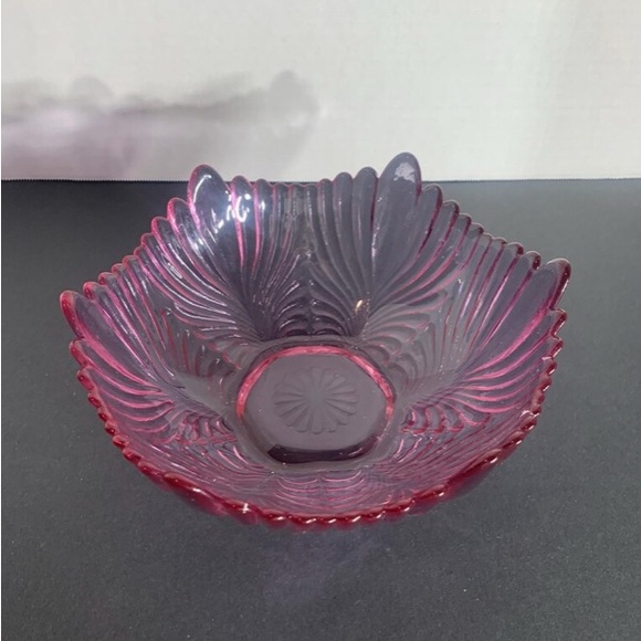 Vintage Fenton Dusty Rose scalloped bowl - Picture 7 of 7